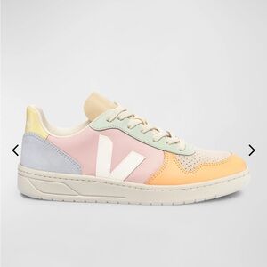 Veja V-10 colorblock leather low top sneakers Size 9